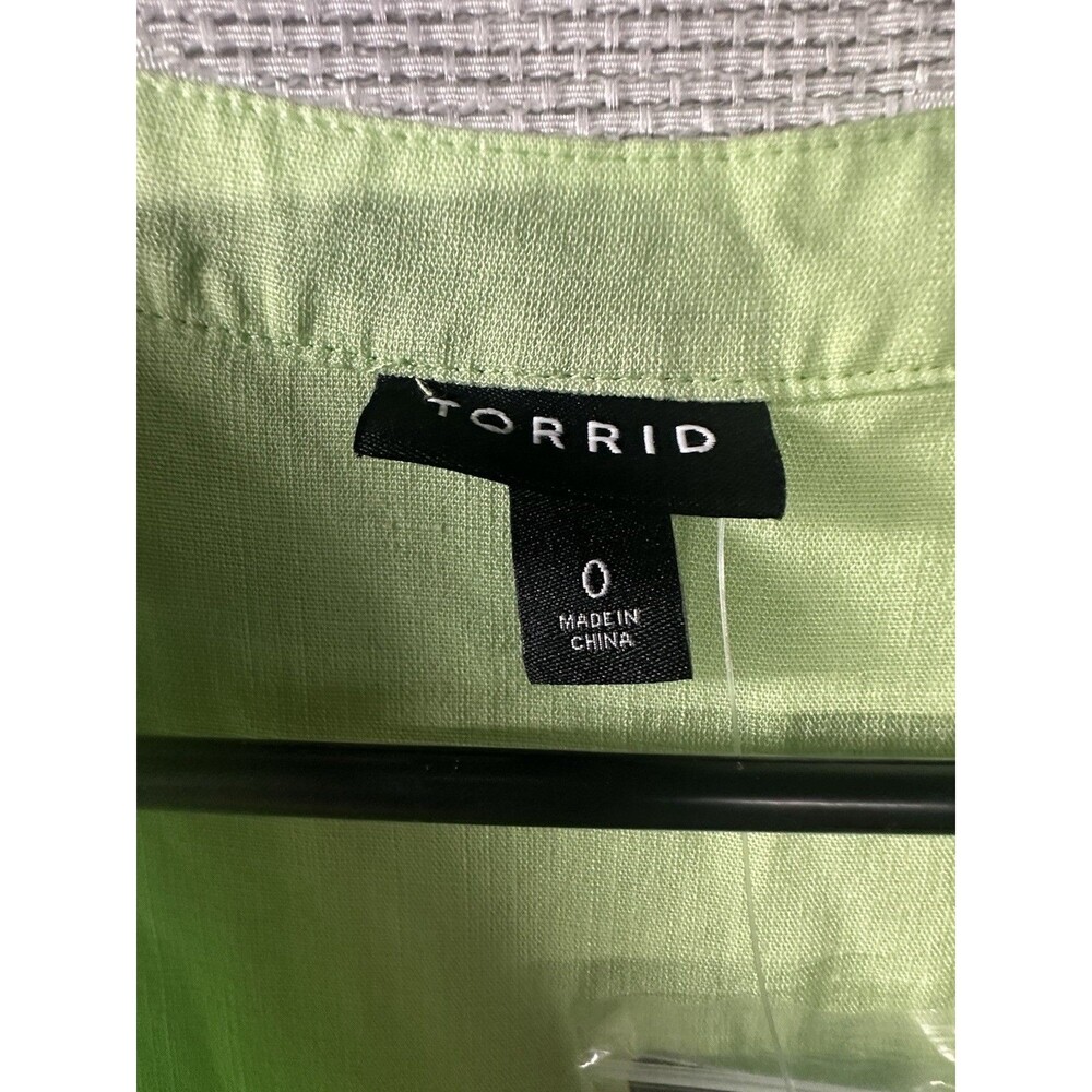 NWT Torrid Harper Neon Lime Green Georgette Sleeveless Henley Blouse Plus Size - Picture 2 of 5